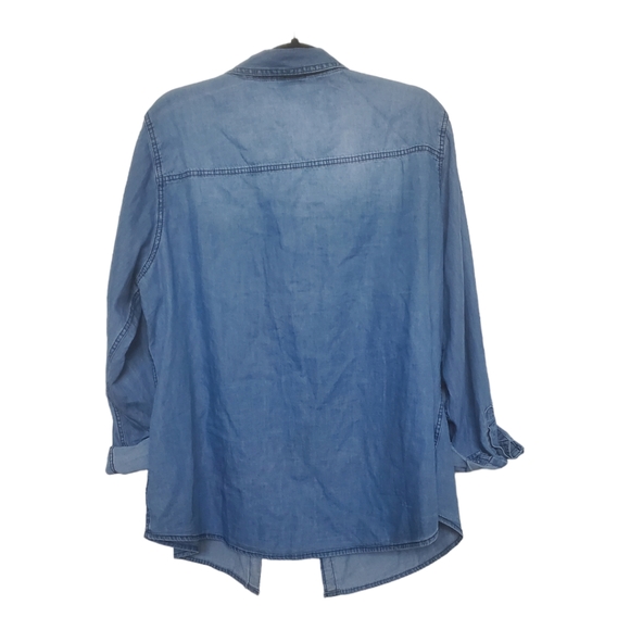 TORRID☆Medium Wash Button-down Shirt - Picture 5 of 6